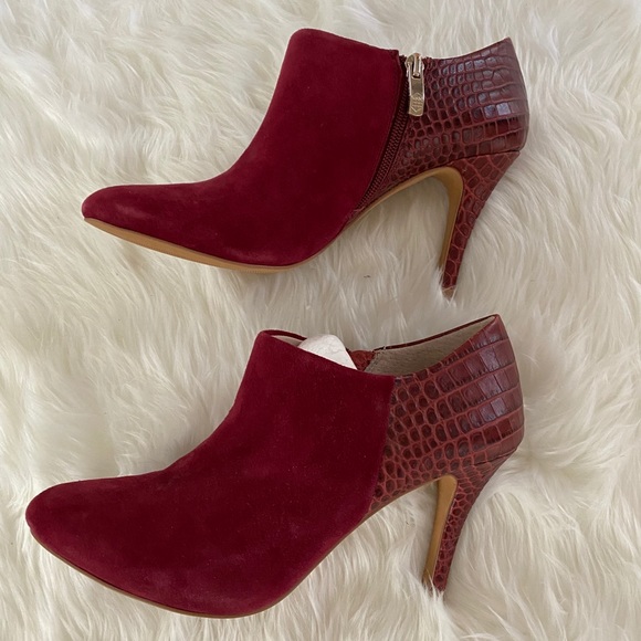 Vince Camuto Shoes - Vince Camuto maroon Monica booties, Sz. 8